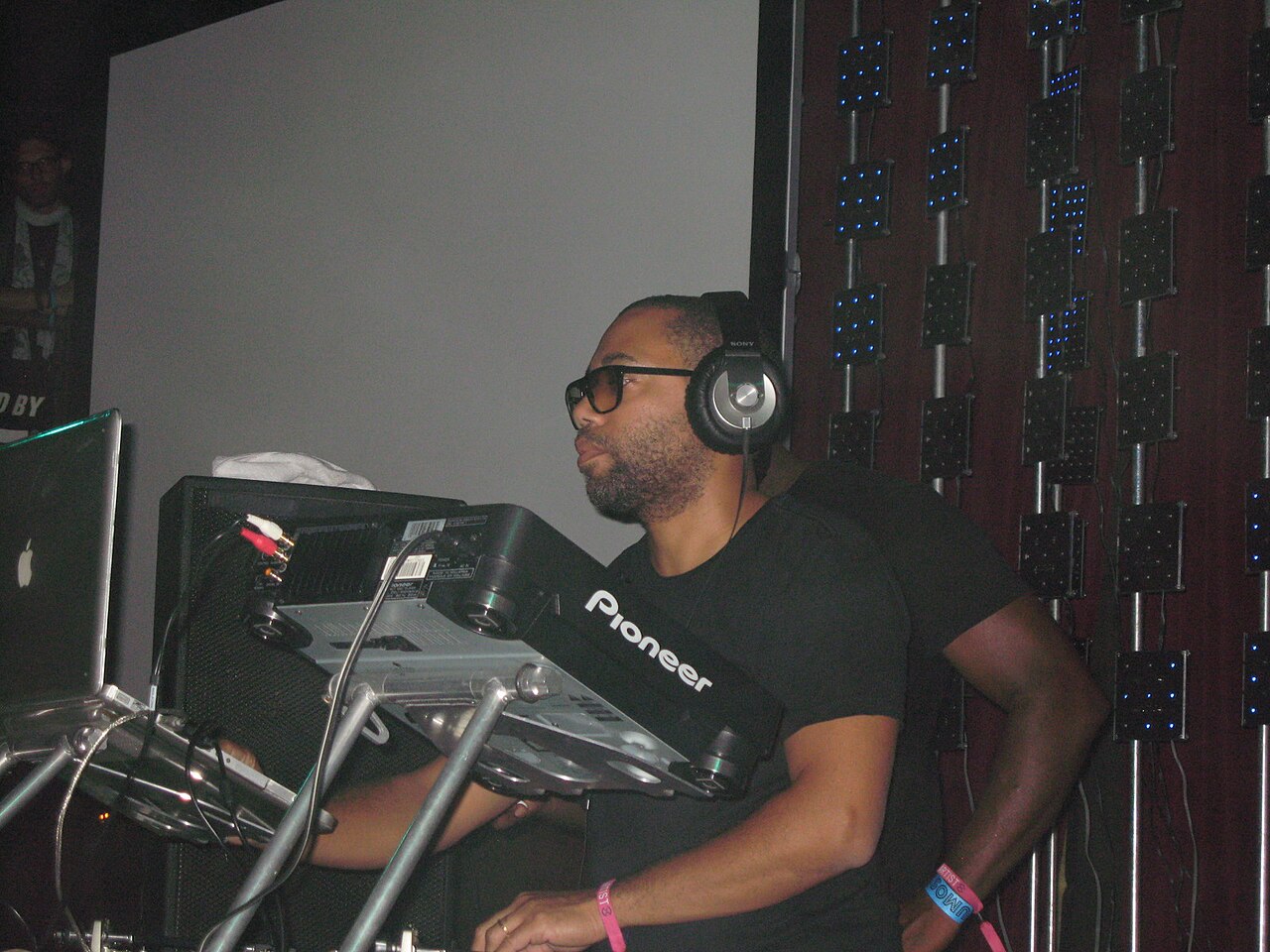 Carl Craig durante apresentação em 2010